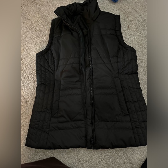 Black puffer vest - Picture 1 of 2